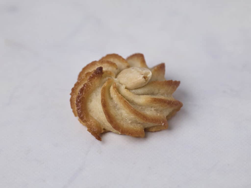 ALMOND BISCUIT - ALMOND
