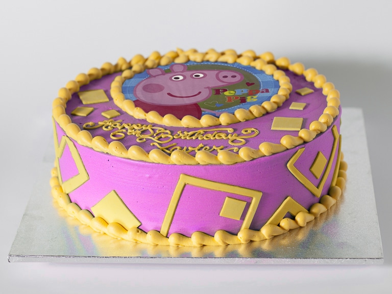 Peppa Pig Novelty Cake
